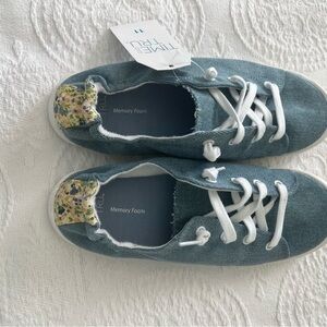 Time And True: NEW Women woven slip on sneakers with floral elastic back Size 11